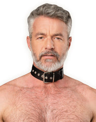 Rimba Bondage Play – Lederhalsband mit Metallschnalle – Schwarz