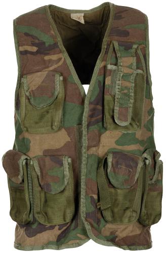 Türk. Tactical Weste, woodland, gebr.