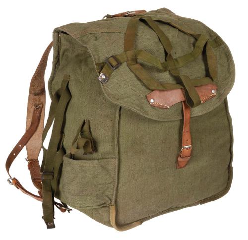 Rumän. Rucksack, oliv, neuw., mit Lagerspuren