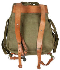 Rumän. Rucksack, oliv, neuw., mit Lagerspuren