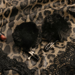 Rimba Bondage Play – Nippelklemmen mit Pompons – Schwarz