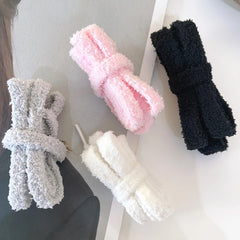 Fuzzy Laces Flat, Plüsch-Schnürsenkel, schwarz