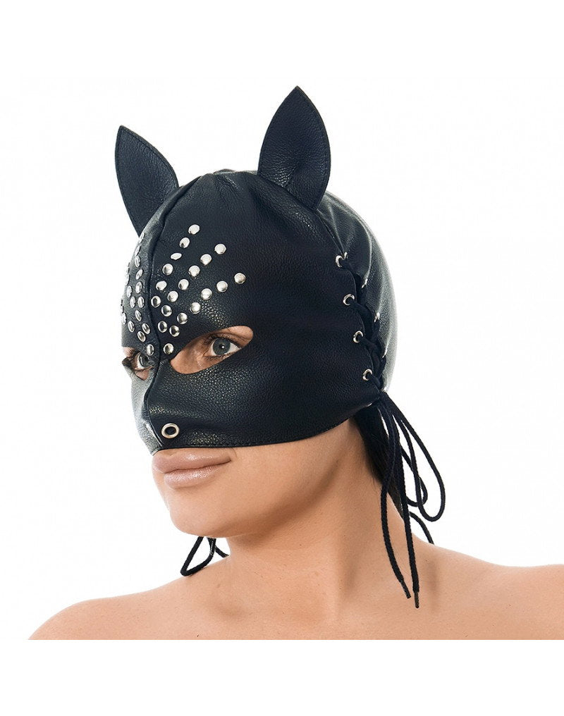 1: Rimba - Maske mit Ohren, verziert mit Nieten