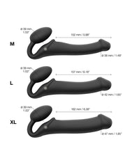 Strap-On-Me – Biegsamer Strap-On-Vibrator mit Fernbedienung, Größe M – Schwarz