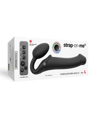 Strap-On-Me – Biegsamer Strap-On-Vibrator mit Fernbedienung, Größe L – Schwarz