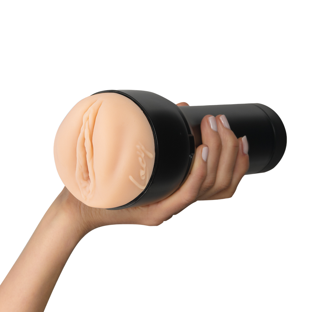 KIIROO – FeelStar Stroker – Lacy Lennon – Nackt