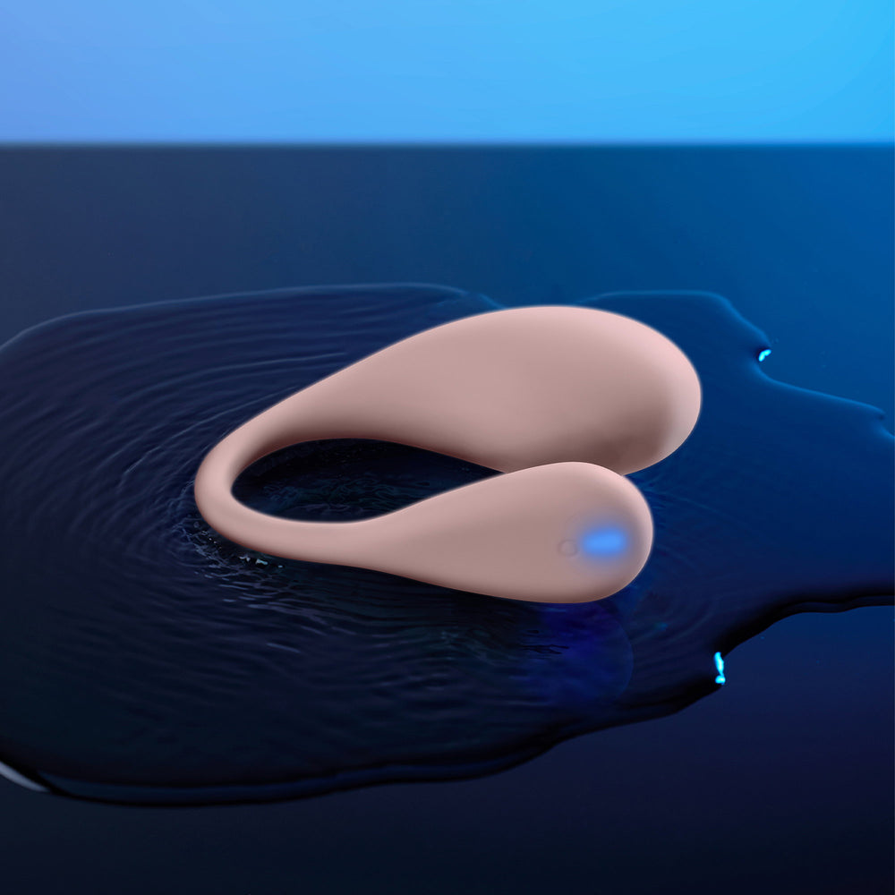 KIIROO- Spot - Interaktiver Ei-Vibrator zum Tragen - Kiss Me Pink