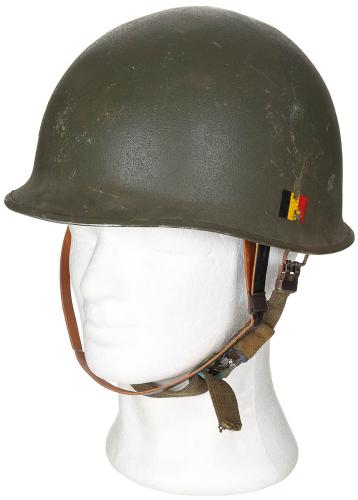 Belg. Helm "M51", oliv, mit Kunststoff-Innenhelm, gebr.