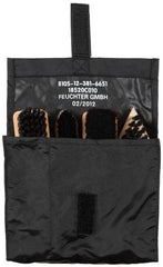 BW Schuhputzbeutel, schwarz, mit 4 Bürsten, gebr.