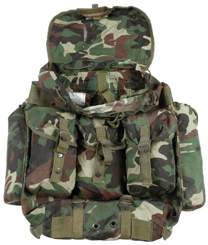 Türk. Rucksack, tarn, gebr., Metallgestell