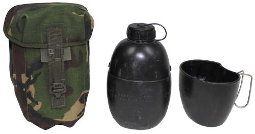 Brit. Feldflasche, schwarz, Becher, Tasche DPM tarn, gebr.
