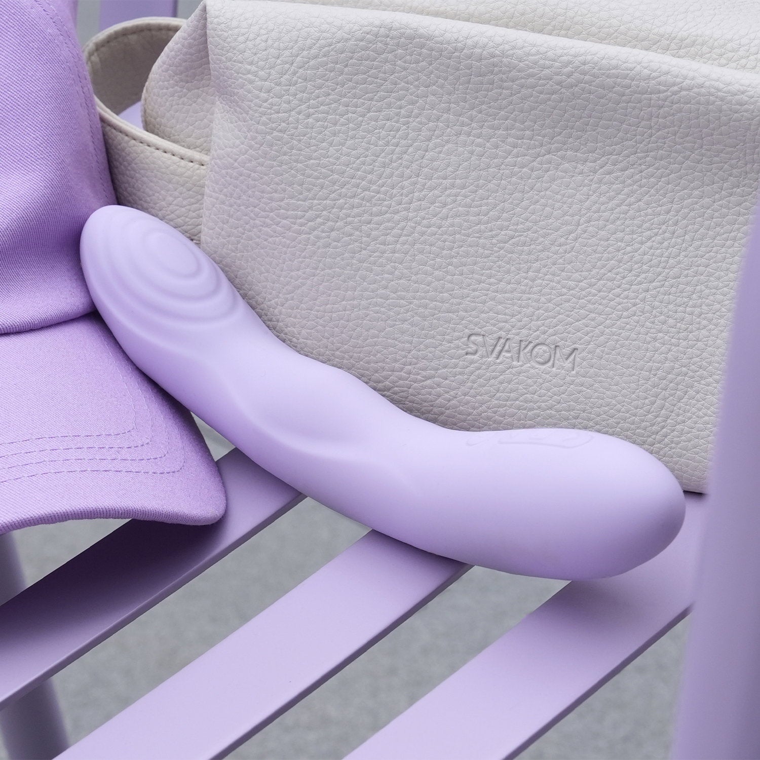 SVAKOM – Selena – Vibrator mit Wärmefunktion und Stoßbewegung, steuerbar per App – Pastell-Lila
