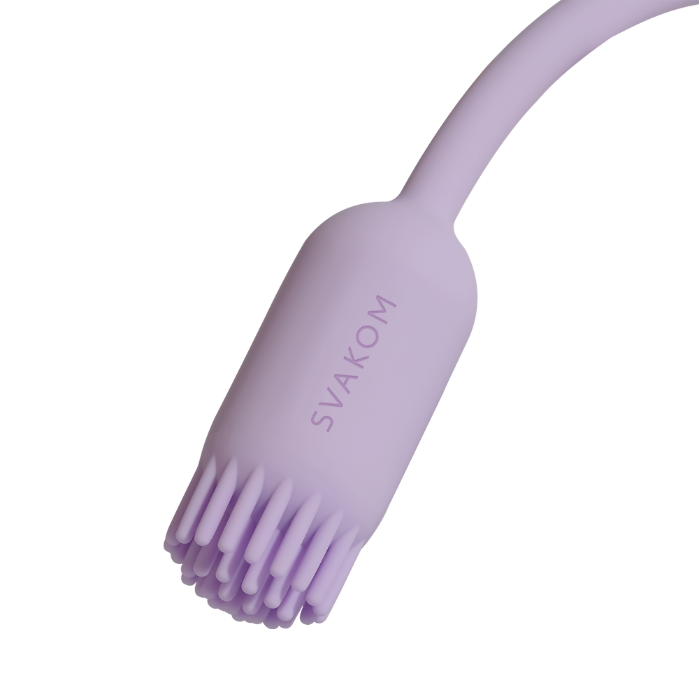 6: SVAKOM – Plume – Flexibler Bullet-Vibrator mit Bürstenbesatz – Pastell-Lila
