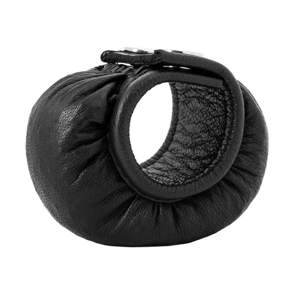 5: Rimba - Lederen Hodensackstretcher. Gewicht 650 Gram.