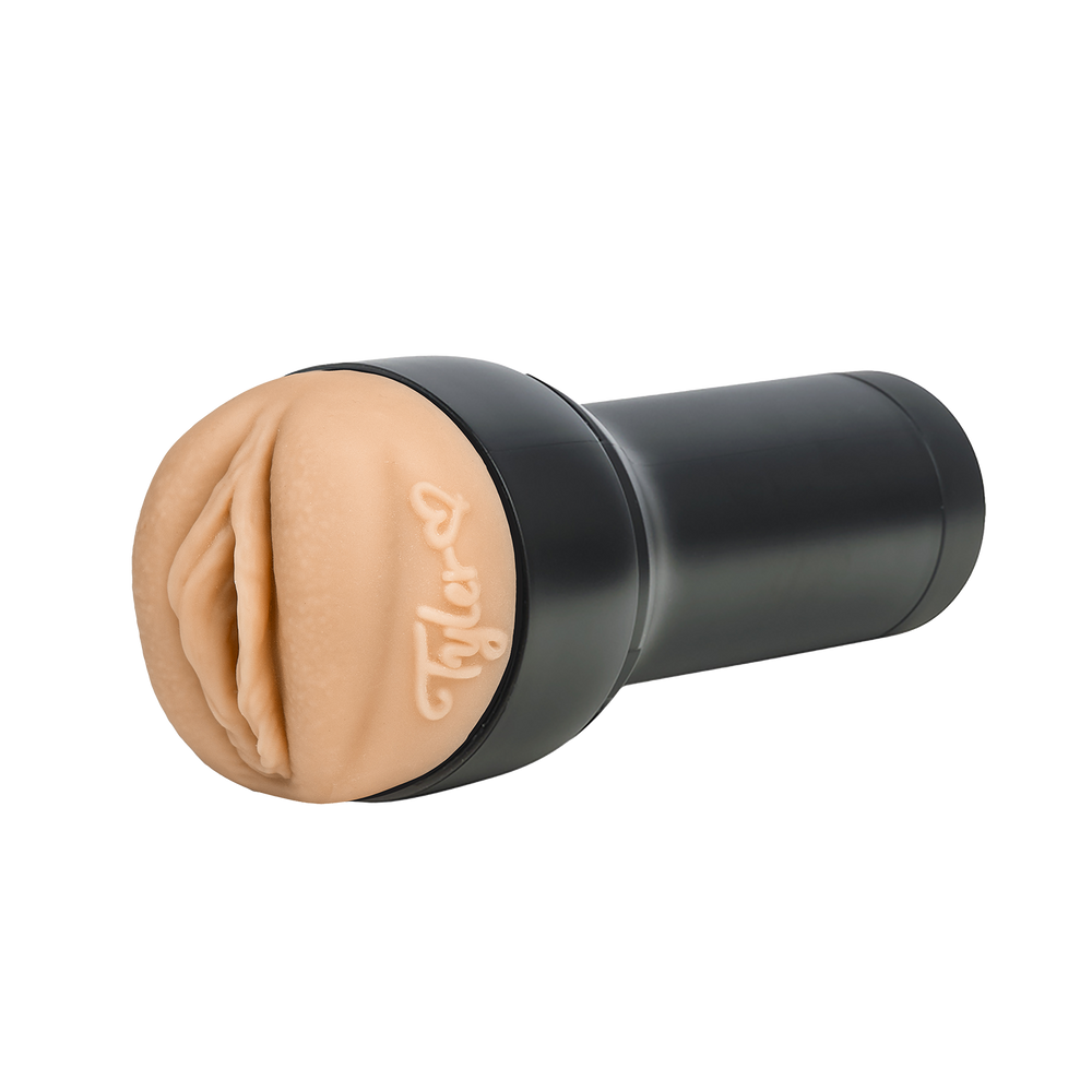 KIIROO - FeelStar Stroker - Tyler Wisby