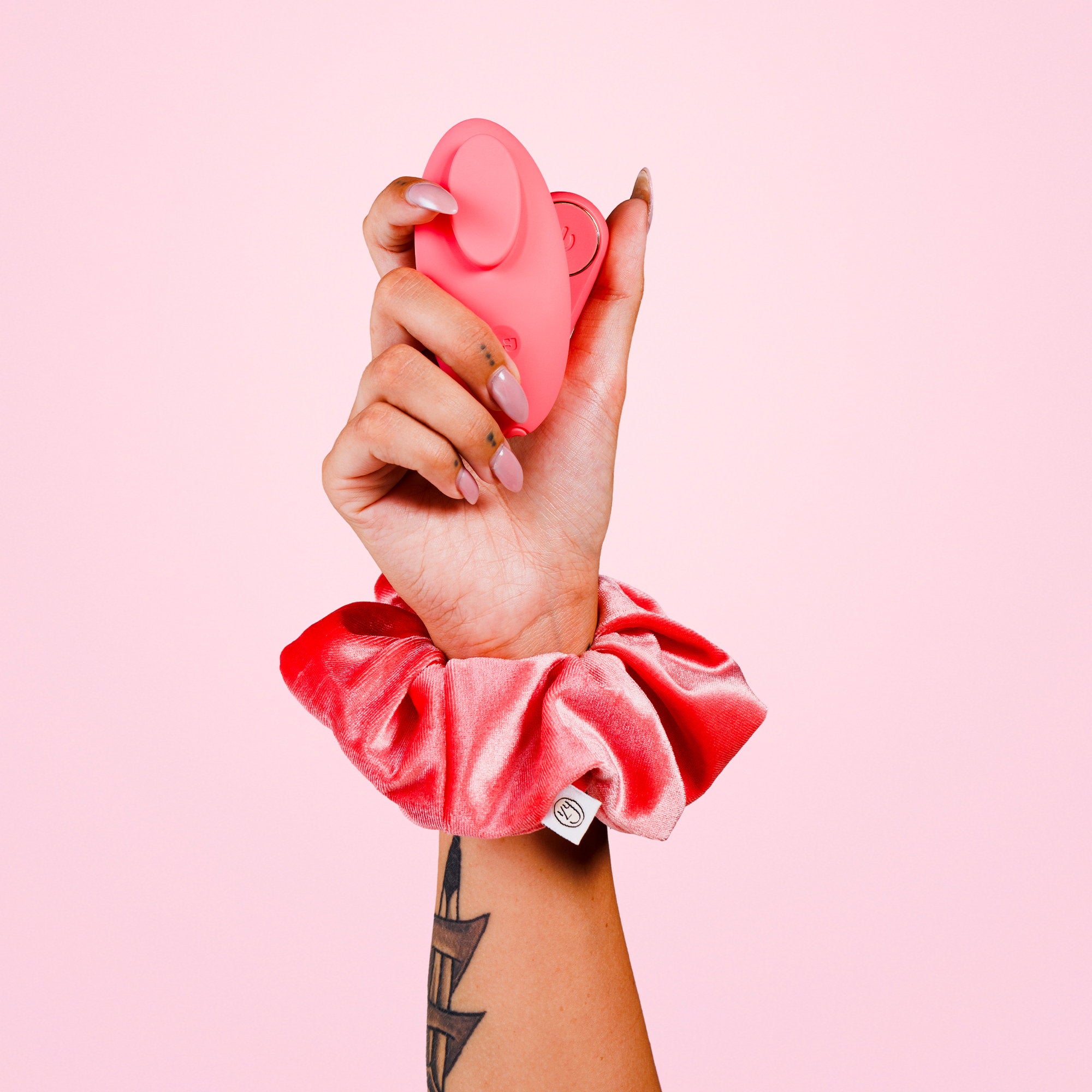 ILY – The Panty Vibe – Auflegevibrator mit Fernbedienung – Rosa