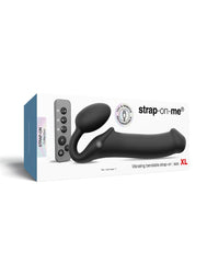Strap-On-Me – Biegsamer Strap-On-Vibrator mit Fernbedienung, Größe XL – Schwarz