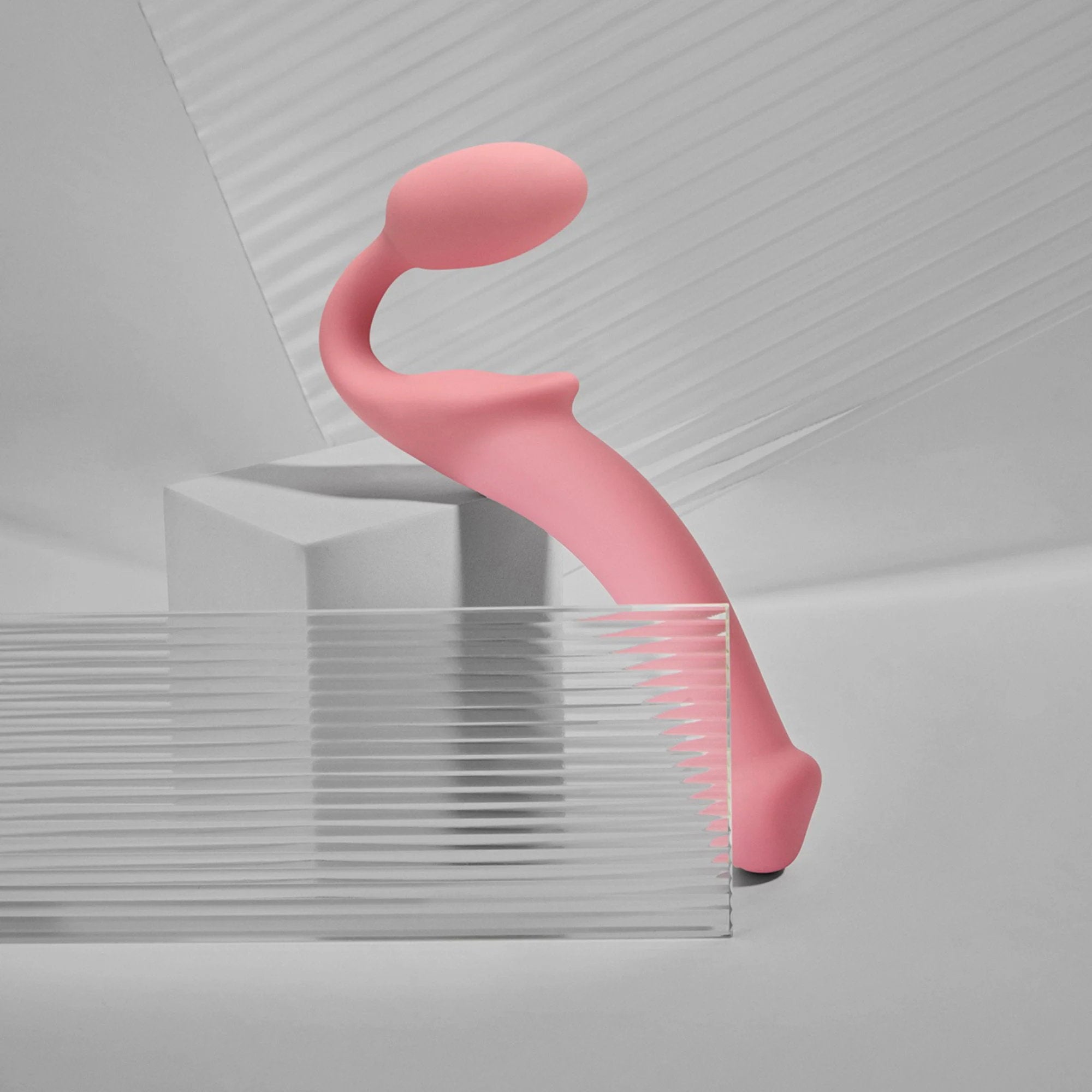 Strap-On-Me - Semi-Realistischer biegsamer Strap-On Dildo Größe S - Pink