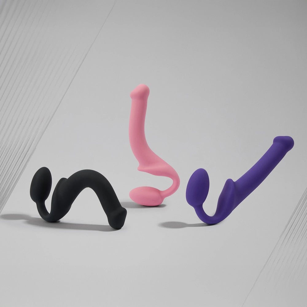 Strap-On-Me - Semi-Realistischer biegsamer Strap-On Dildo Größe S - Pink