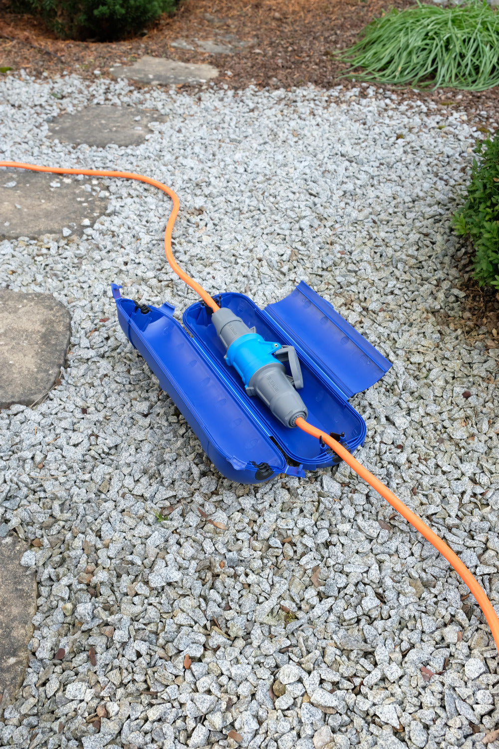 Safe-Box CEE 230V IP44, blau - Anwendungsbild