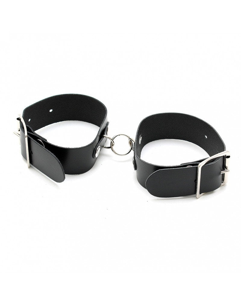 4: Rimba - Einfache Handfesseln mit Ring