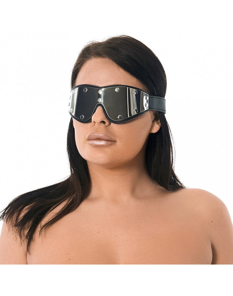 Rimba - Kopfmaske mit Augen, verziert mit Nieten